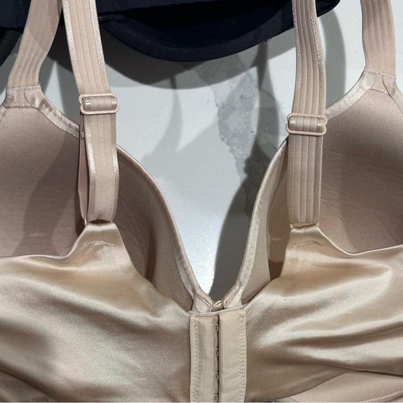 Bali 2 Elegant Black and Cream Women's Bra size 38DD - Picture 5 of 16